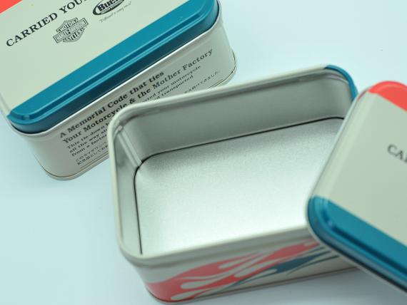 Middle Size Stock Tin Box With Sliver Inside